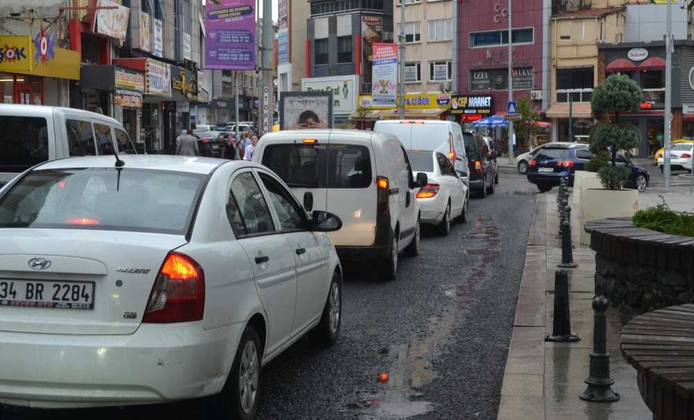 Akıncılar Caddesi'nde Çile Devam Ediyor