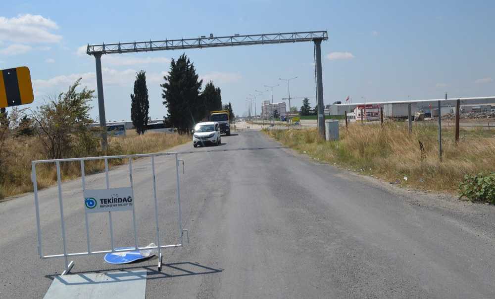 Bitmeyen Yol Tehlike Saçıyor!