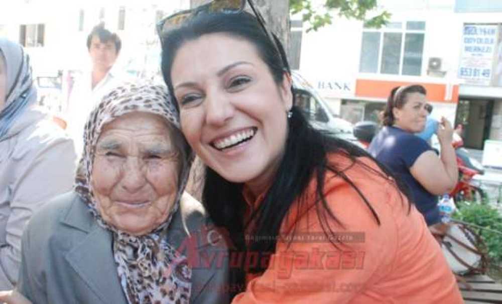 Ak Parti'den 12. Yıla Pilavlı Kutlama