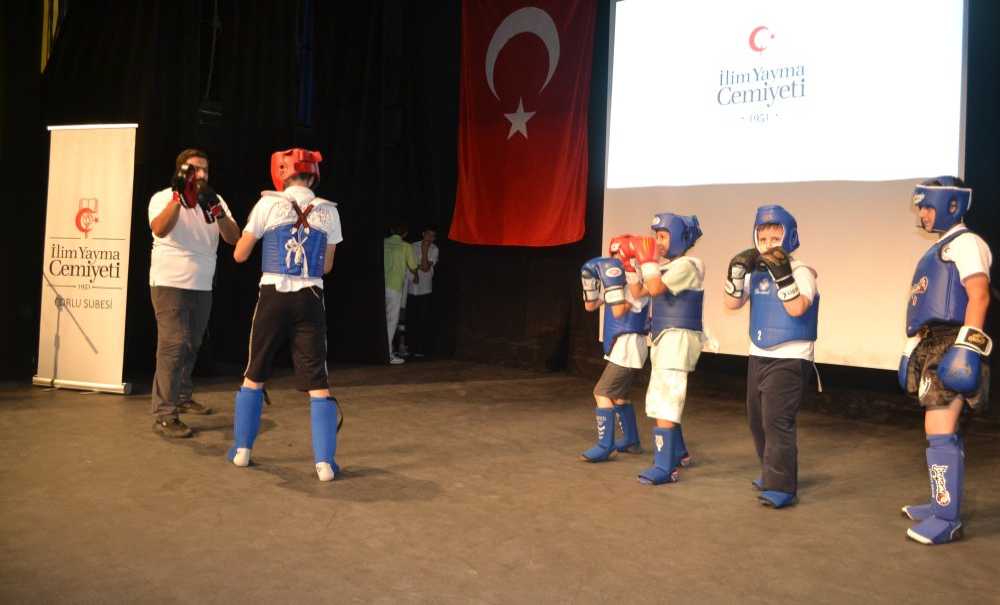 İlim Yayma Cemiyeti Program Düzenledi