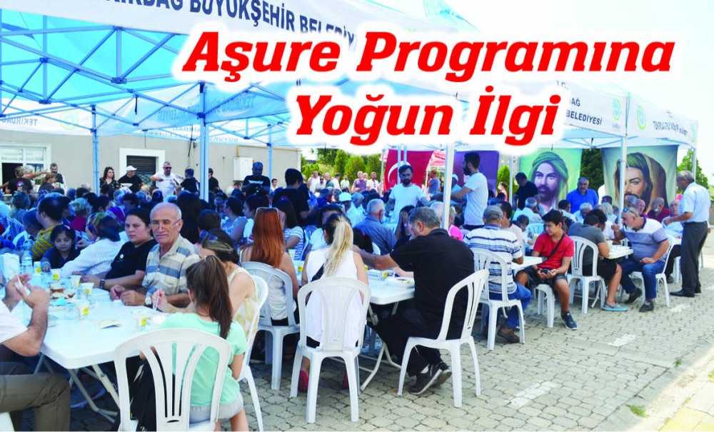 Aşure Programına Yoğun İlgi