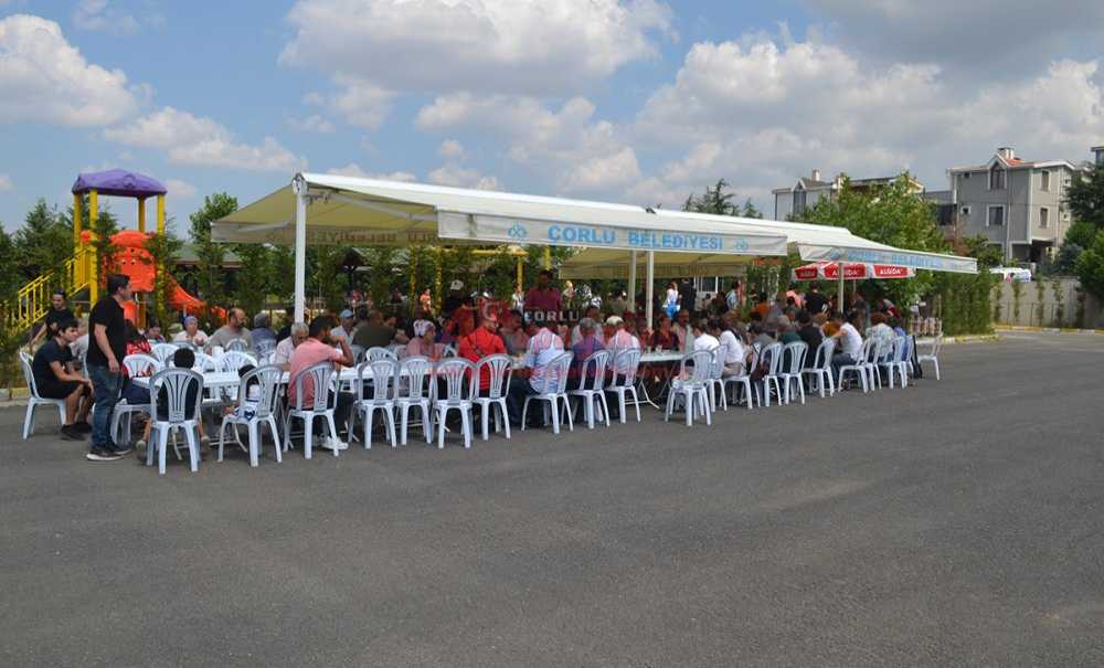 Aşure Programına Yoğun İlgi