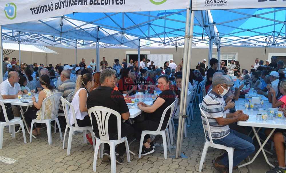 Aşure Programına Yoğun İlgi