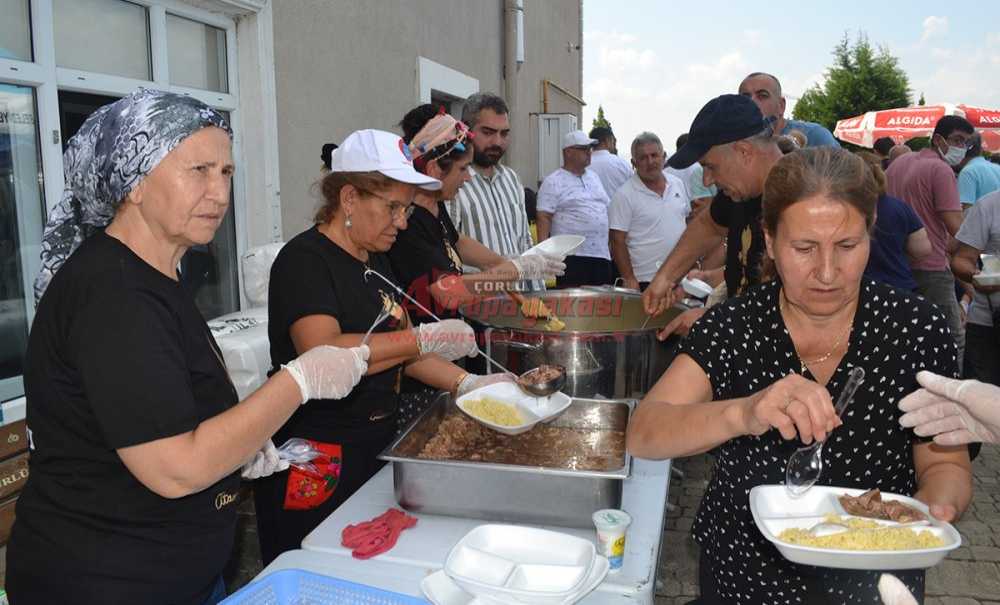 Aşure Programına Yoğun İlgi