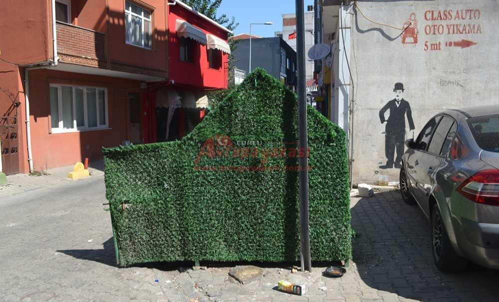 Çöp Kutuları Görenleri Şaşırttı