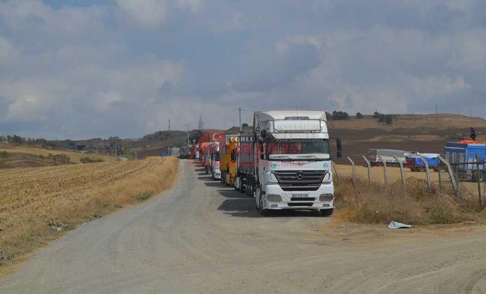 Yüzlerce Kamyon Buğday Boşaltmak İçin Bekliyor