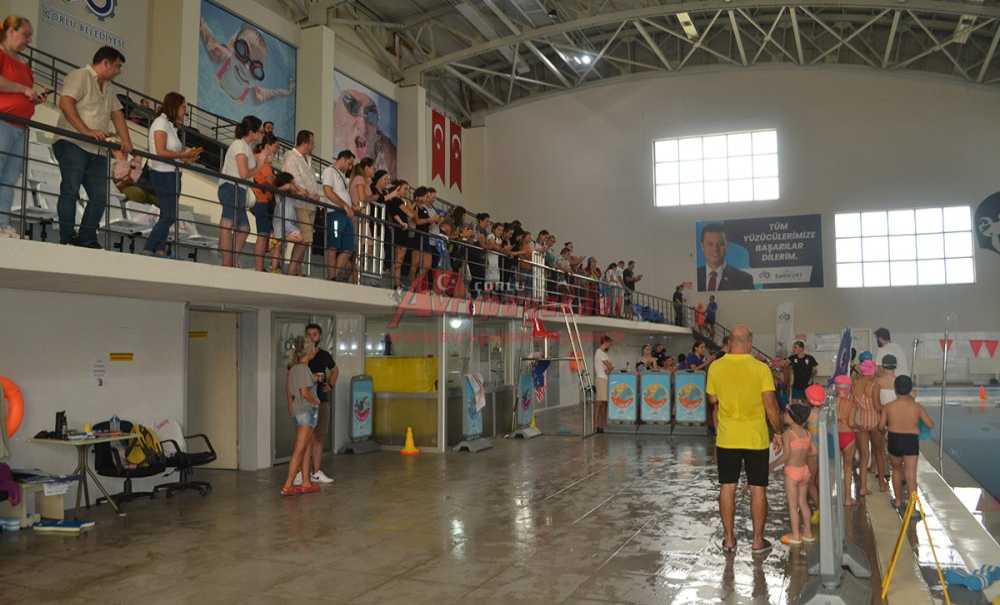 Minik Yüzücüler Sertifikalarını Aldı