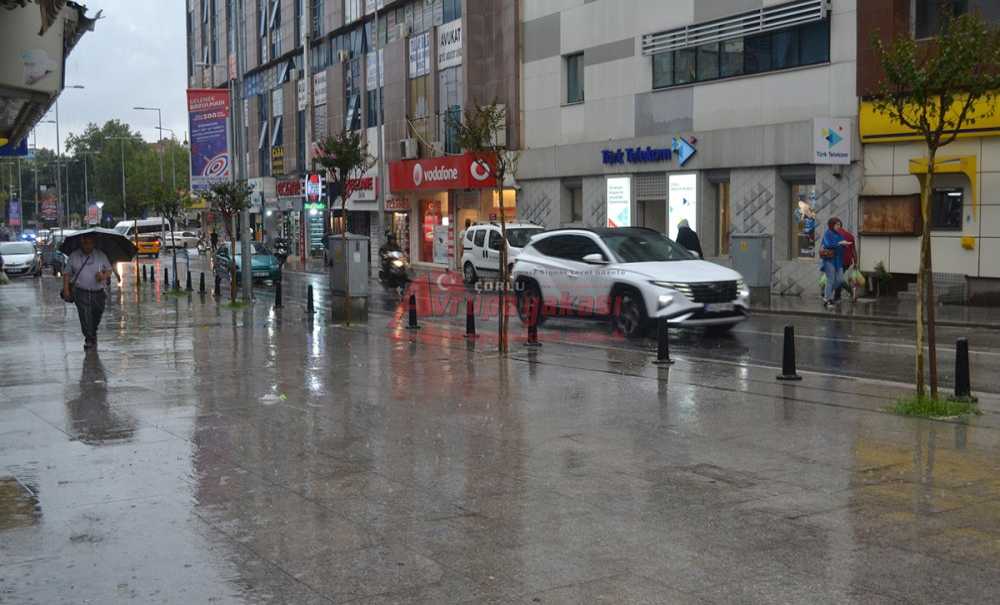 Sağanak Yağışlar Hayatı Olumsuz Etkiledi