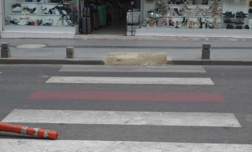 Kumyol Caddesi'ne Engelli Parkuru Yapıldı