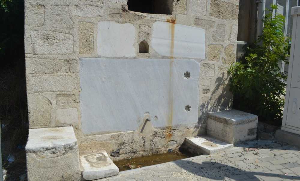 150 Yıllık Tarihi Çeşme Öylece Bırakıldı