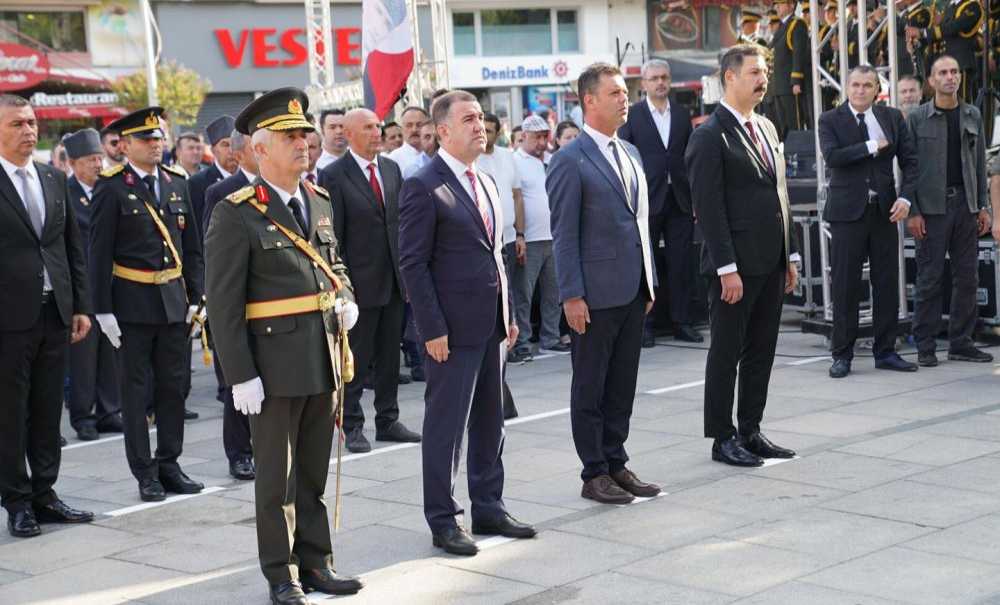 Zaferimizin 100'Üncü Yılı Coşku İle Kutlandı