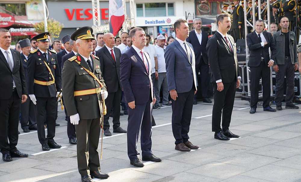 Zaferimizin 100'Üncü Yılı Coşku İle Kutlandı