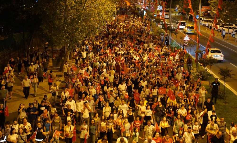 100'Üncü Yıla Yakışan Fener Alayı