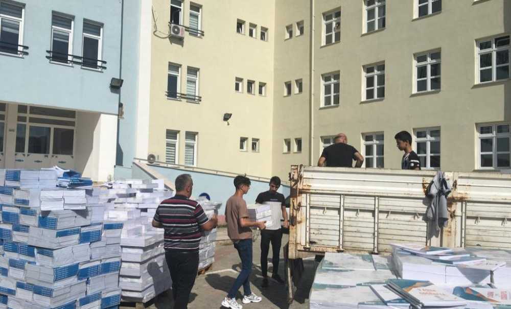 Çorlu'da 585 Bin Ücretsiz Ders Kitabı Dağıtıldı