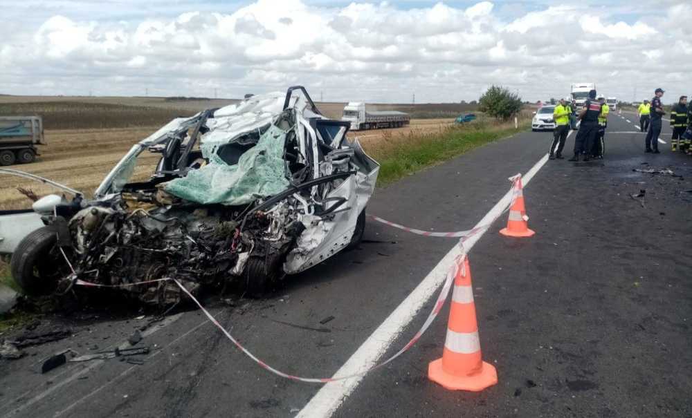 Tır İle Otomobil Çarpıştı, Bir Kişi Yaşamını Yitirdi