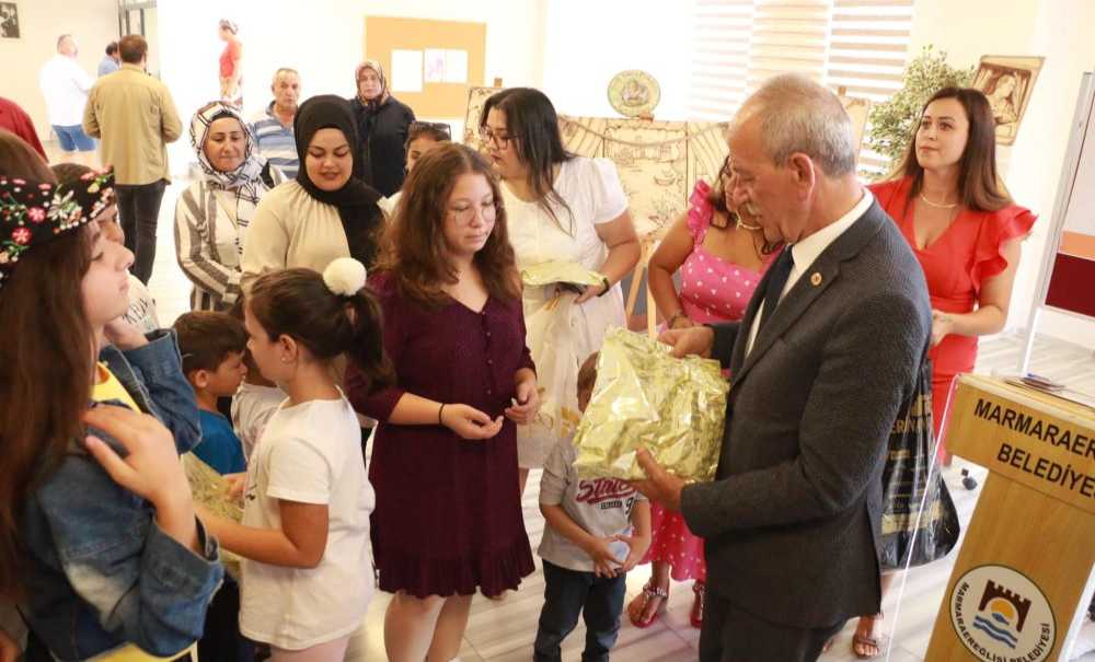 Marmaraereğlisi Belediyesi Kursiyerlerinin El Emeği Ürünlerini Sergiledi