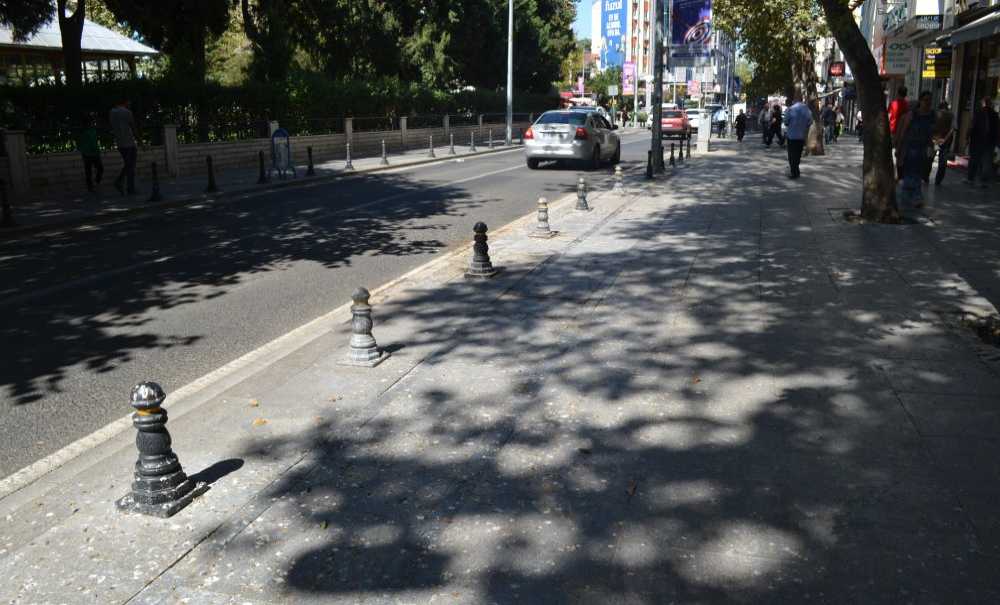 Kuş Pislikleri Tepki Çekiyor