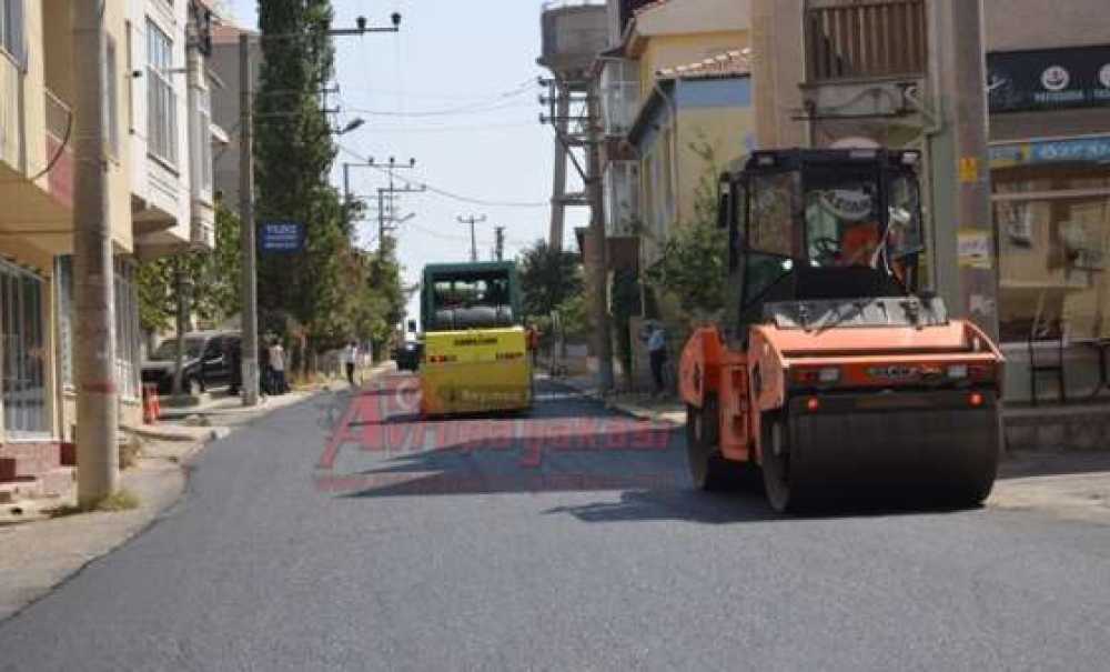 Erdal İnönü Caddesi'nde Asfaltlama