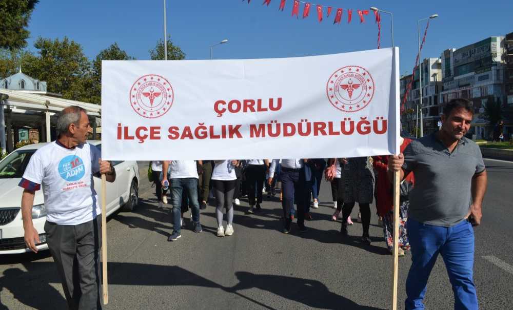 Sağlık Çalışanları Farkındalık İçin Yürüdü