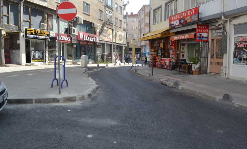 Yol Ve Kaldırım Çalışmaları Tamamlandı