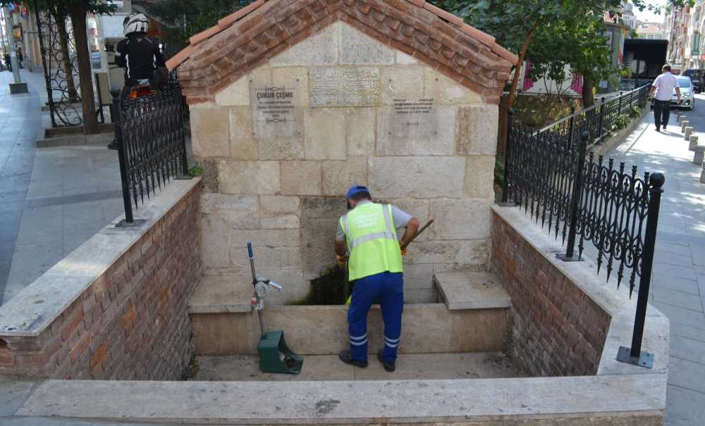 Tarihi Çukur Çeşme Temizlendi