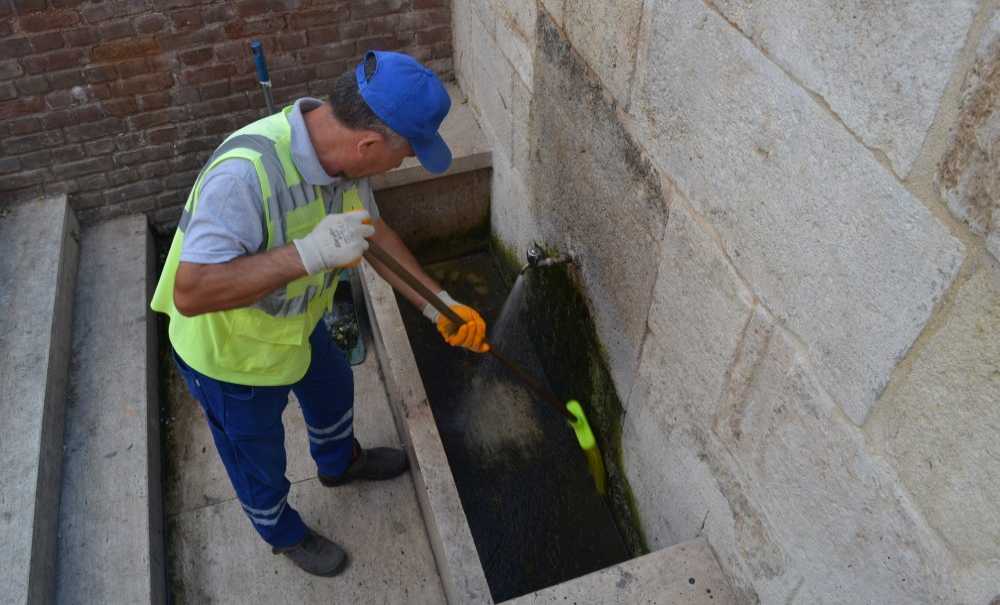 Tarihi Çukur Çeşme Temizlendi