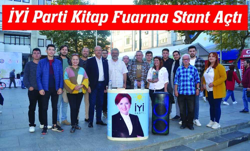 İyi̇ Parti Kitap Fuarına Stant Açtı