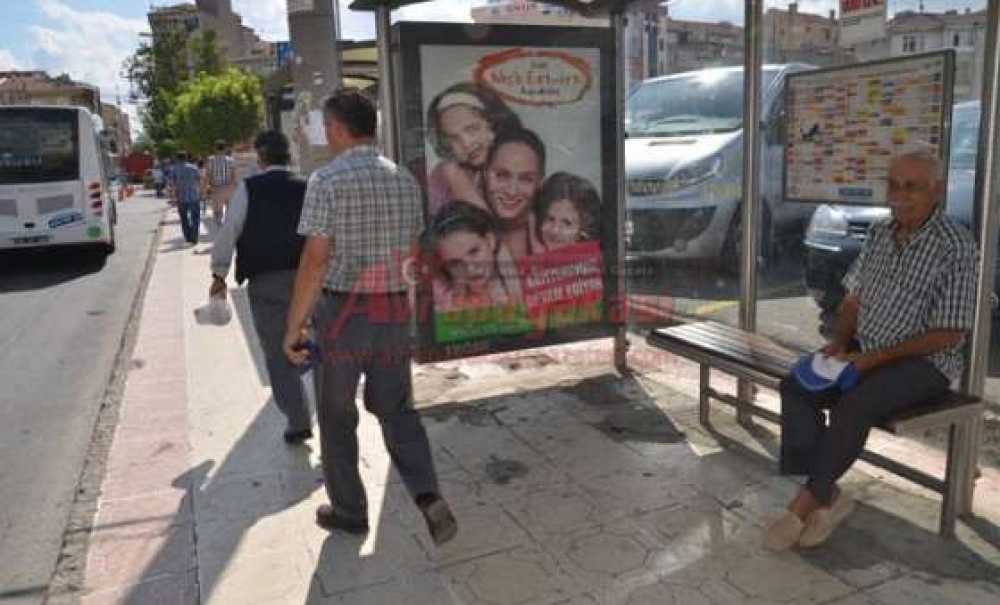 Otobüs Duraklarına Güzergah Tablosu