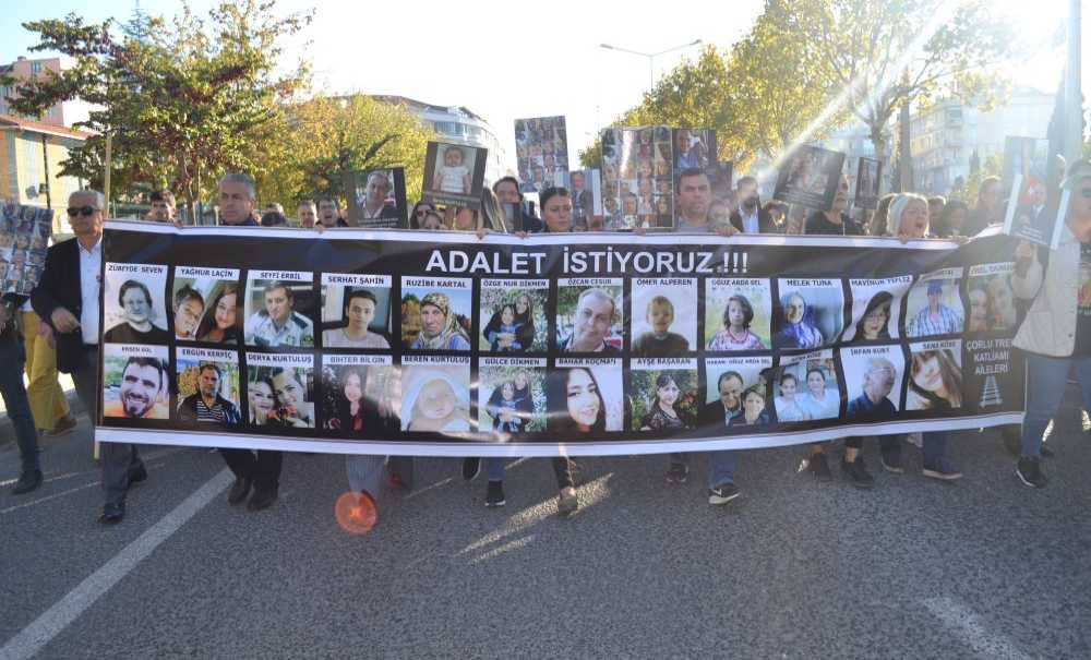 “1550 Gündür Adalet Ariyoruz!”