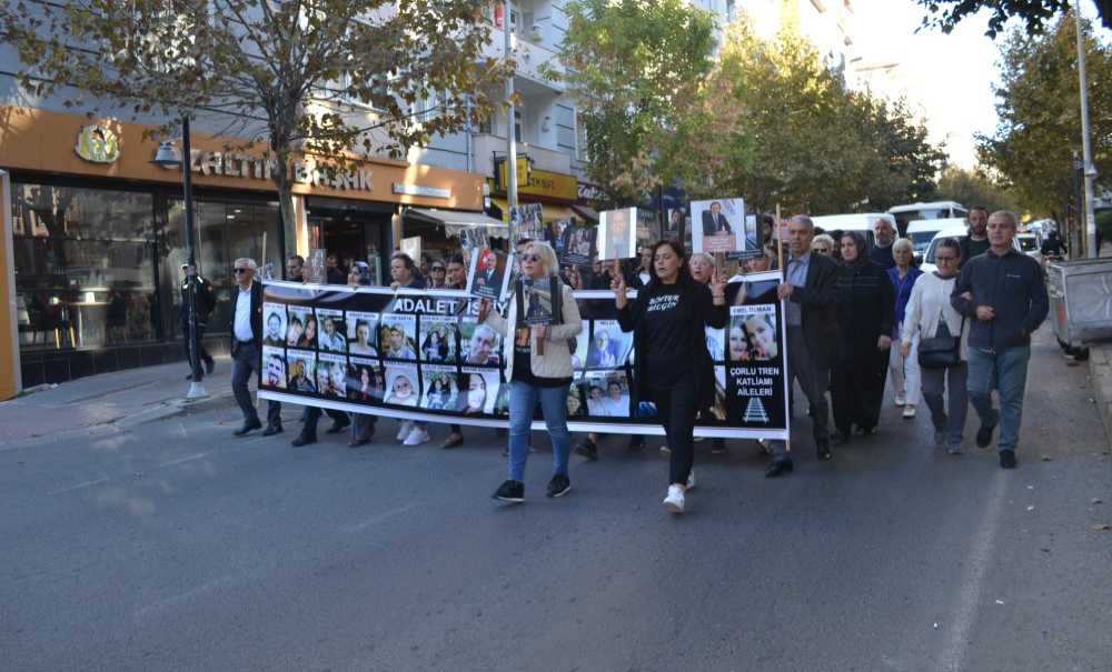 “1550 Gündür Adalet Ariyoruz!”