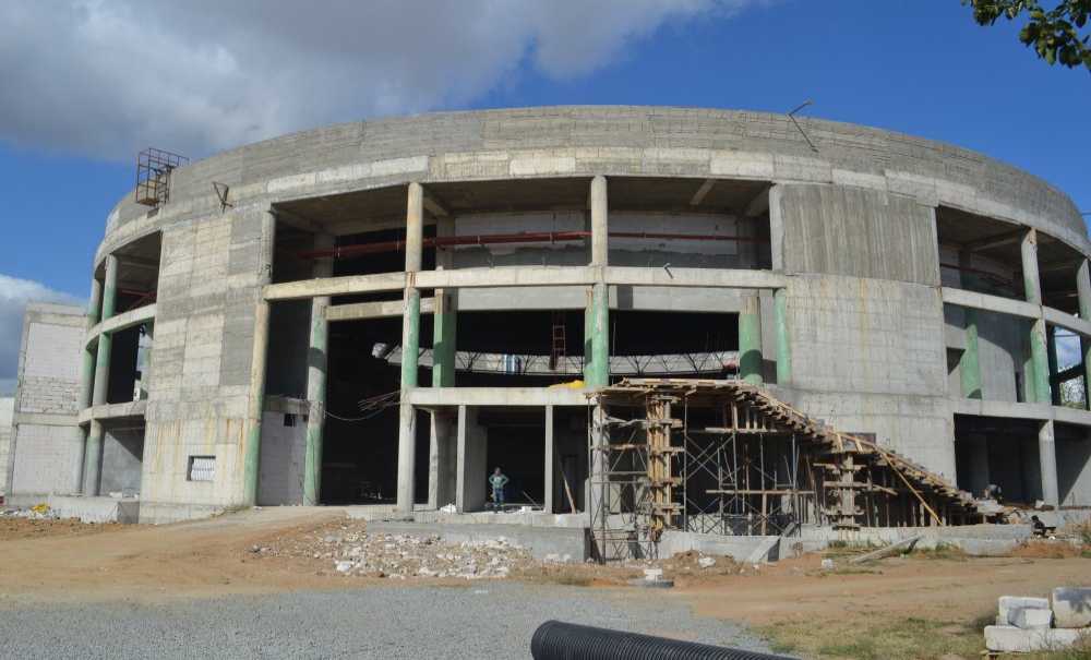 2 Bin 500 Kişilik Spor Komleksi Yükseliyor