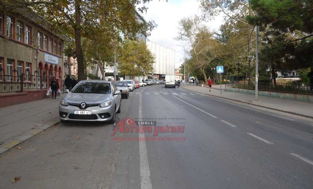 Yaya Geçidi Kimi Sürücüleri Yavaşlatmıyor