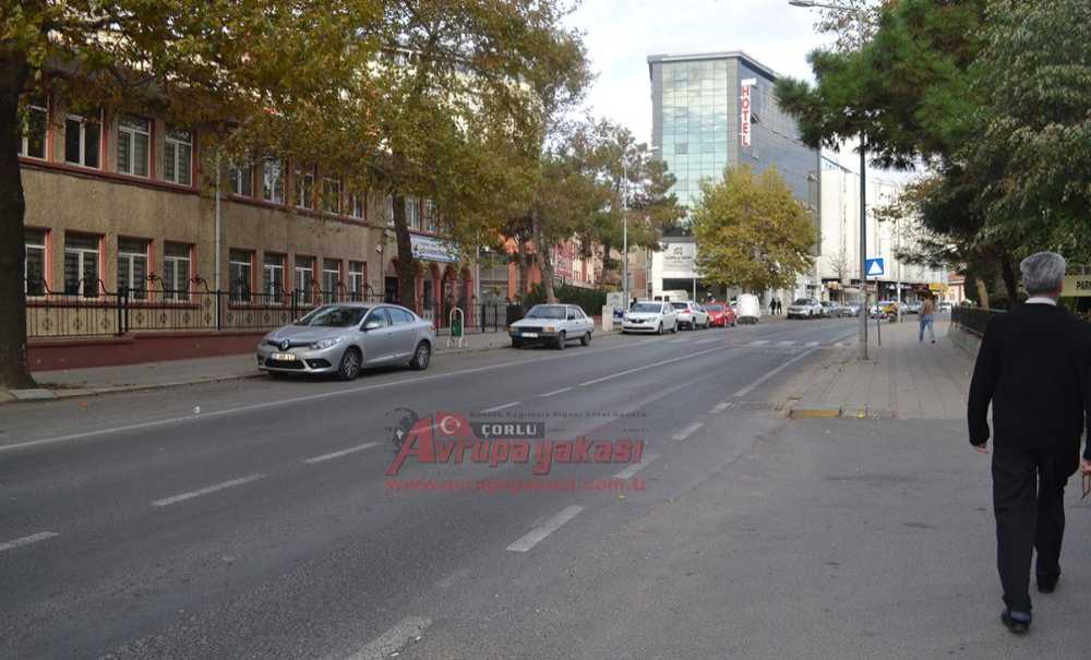 Yaya Geçidi Kimi Sürücüleri Yavaşlatmıyor