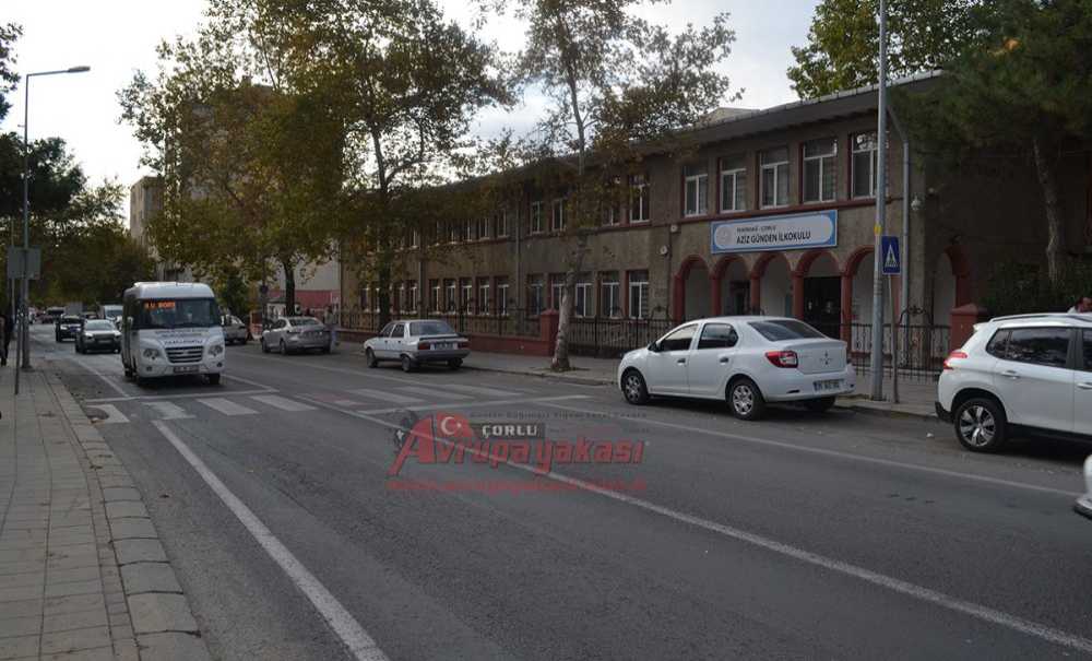 Yaya Geçidi Kimi Sürücüleri Yavaşlatmıyor