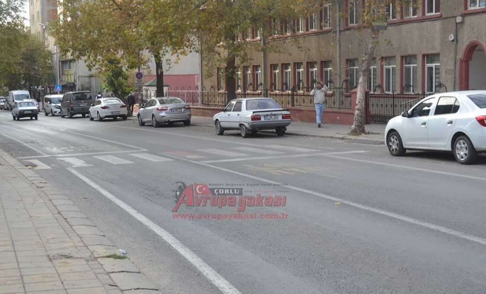 Yaya Geçidi Kimi Sürücüleri Yavaşlatmıyor