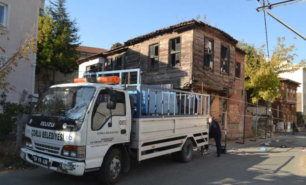 Balkan Kültür Evi İçin Kollar Sıvandı