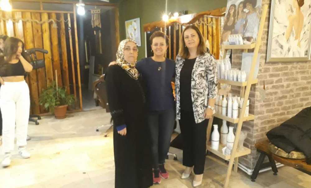 Ak Parti Sahada Çalışmalarını Sürdürüyor