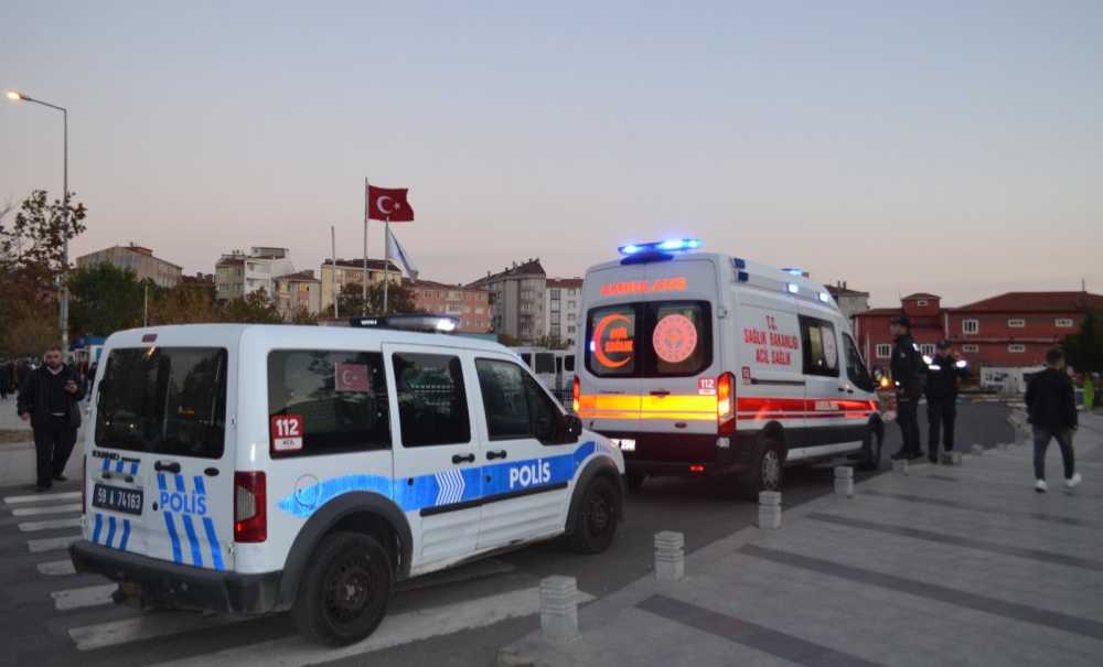 Sahte Alkolden Zehirlendiği İddia Edilen Kişi Hastaneye Kaldırıldı