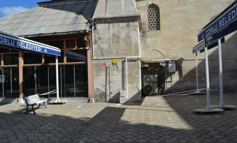 Tarihi Cami Aylardır Yapılmayı Bekliyor