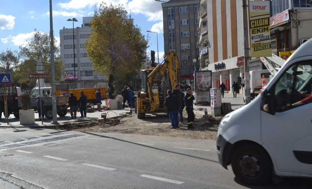 Uzayan Yol Çalışması Tepki Çekiyor