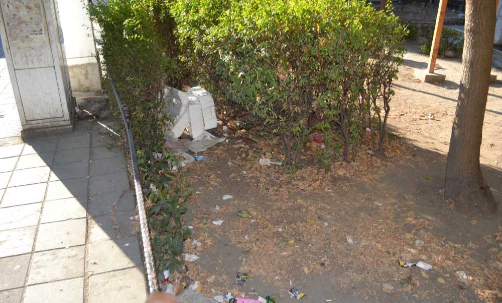 Tarihi Çeşme'nin Bulunduğu Park Pislik İçinde