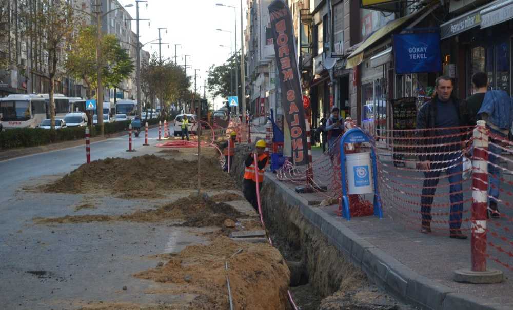 Tredaş Atatürk Bulvarı'nda Çalışma Yapıyor