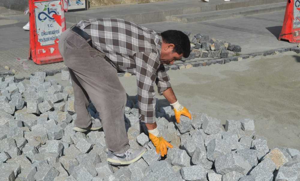 Arnavut Kaldırım Taşıyla Caddenin Çehresi Değişecek
