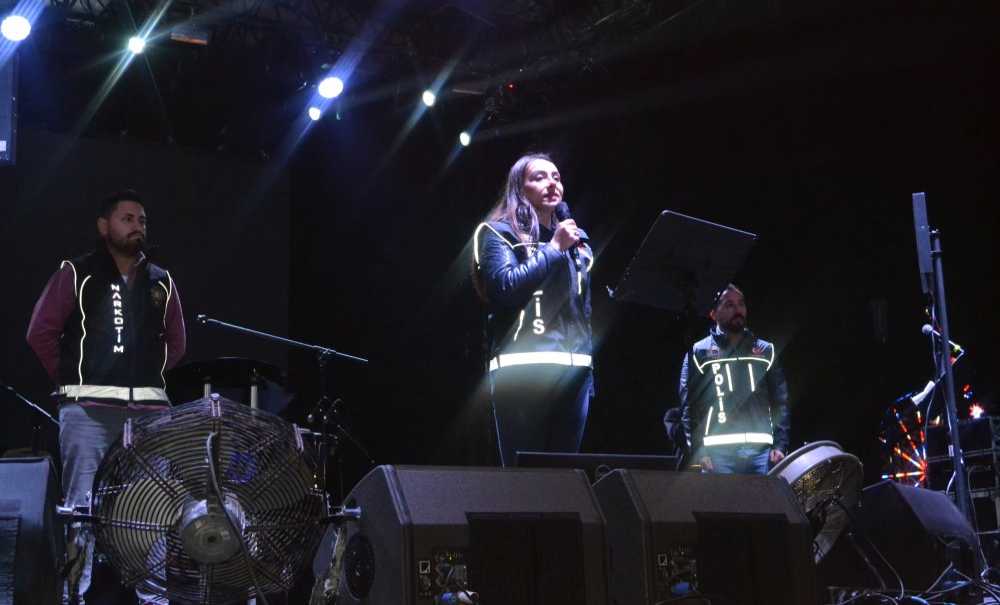 Narkotik Polisi Uyuşturucuya Karşı Uyarıda Bulundu