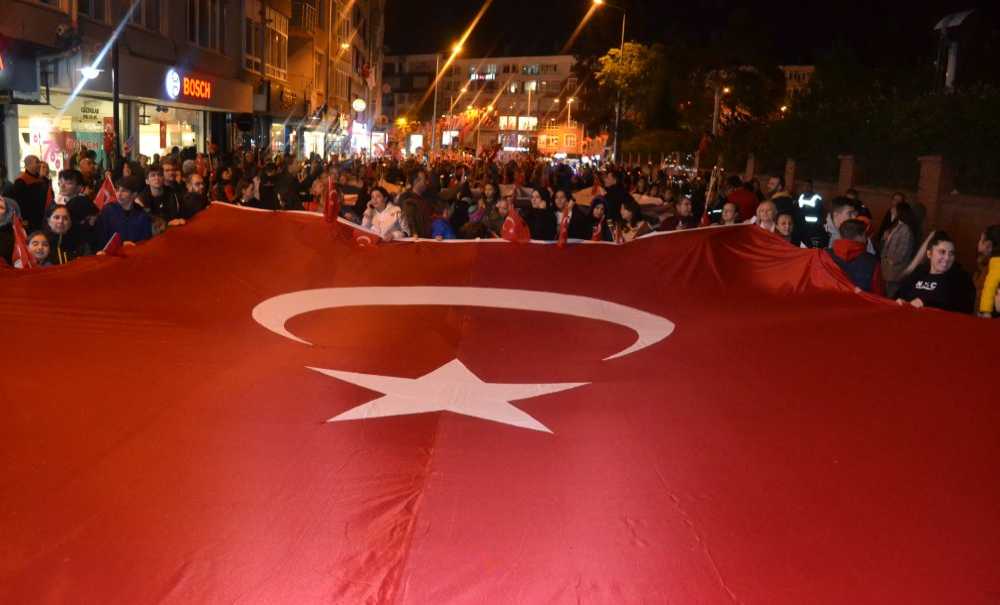 Binlerce Vatandaş Fener Alayına Katıldı