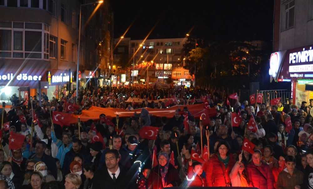 Binlerce Vatandaş Fener Alayına Katıldı