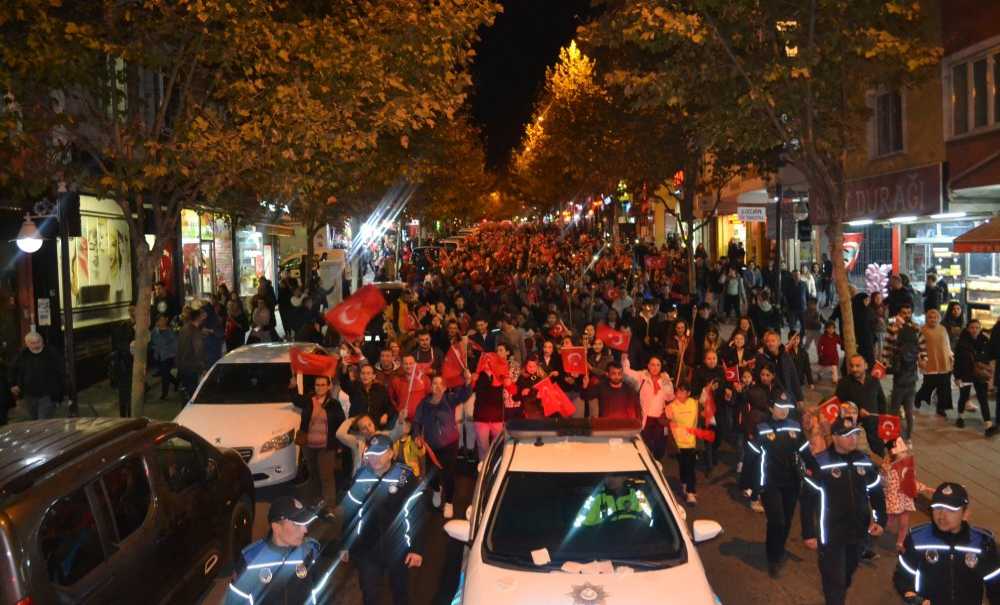 Binlerce Vatandaş Fener Alayına Katıldı