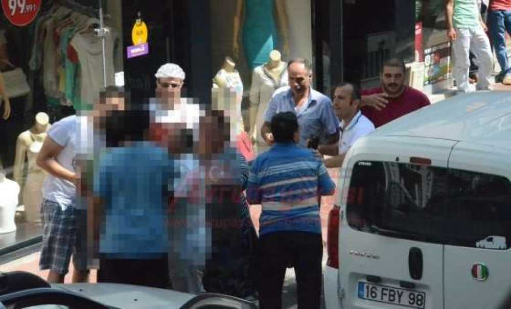 Trafikteki Kavgayı Esnaf Ayırdı