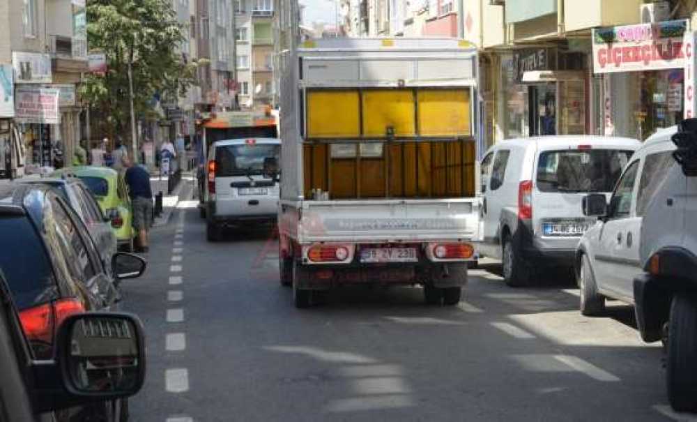 Trafiğe Çöp Eziyeti