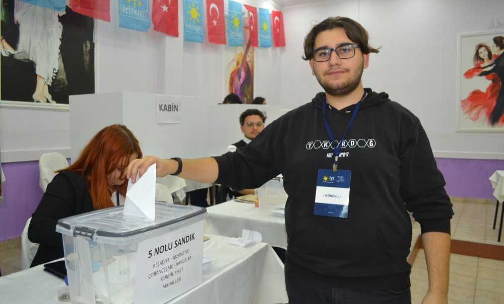400 Delege İçin 434 Üye Oy Kullandı